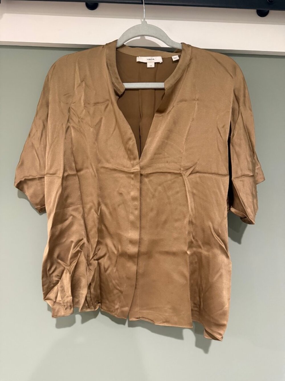 Vince Camel 100% Silk V-Neck Short Sleeve Blouse